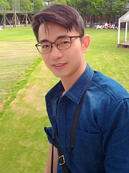 講師照
